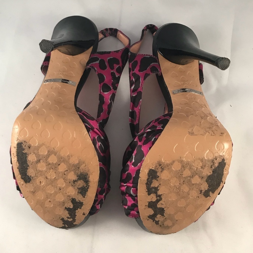 Betsey Johnson Cheetah Print Heels- Size 6 - Picture 6 of 8